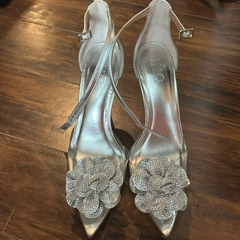INC International Concepts Silver Stiletto Heels 8 NWOT - Picture 1 of 3